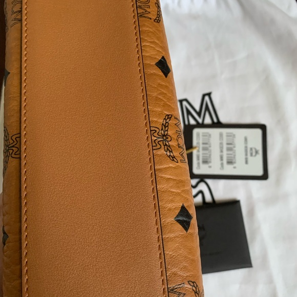 NWT MCM VISETOS MINI BOSTON BAG & CHARM NWT - Picture 10 of 16